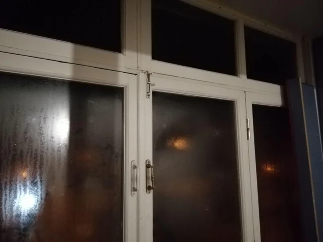 Продам оконные рамы со стёклами с балкона - Мариуполь, Донецкая область