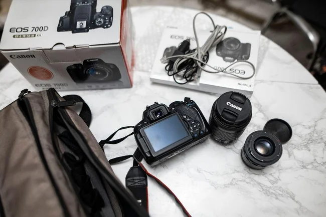 Canon 700D + kit + helios 44 m + адаптер M42 + карта 16 гиг + сумка - Черкассы, Черкасская область