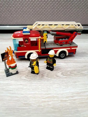 Lego city оригинал пожарный автомобиль с лестницей 60107 - Сарны, Ровенская область