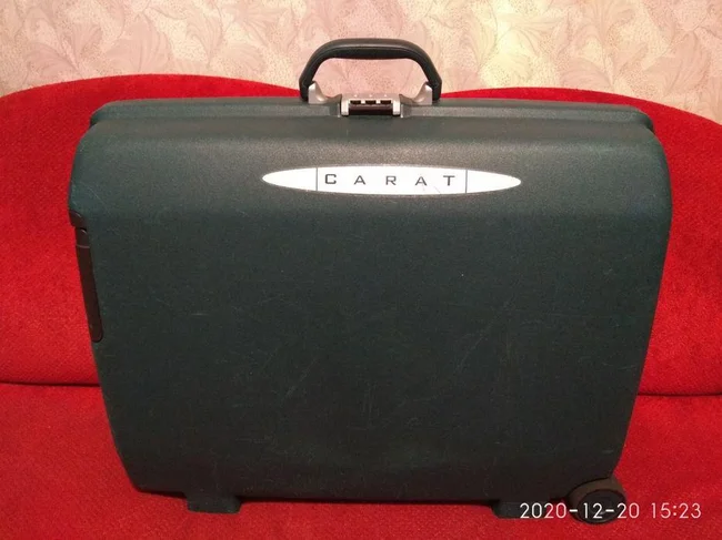 Пластиковый чемодан - Харьков, Харьковская область