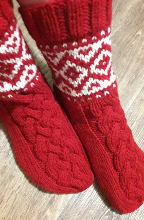 Вязаные носки, носочки для фотосессии. Ручная работа - Вишневое, Киевская область